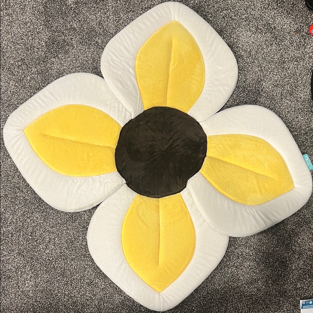 Blooming lotus baby bath positioner